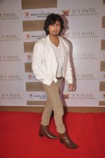 Sonu Nigam at DY Patil Awards in Aurus on 13th Nov 2011 (144).JPG